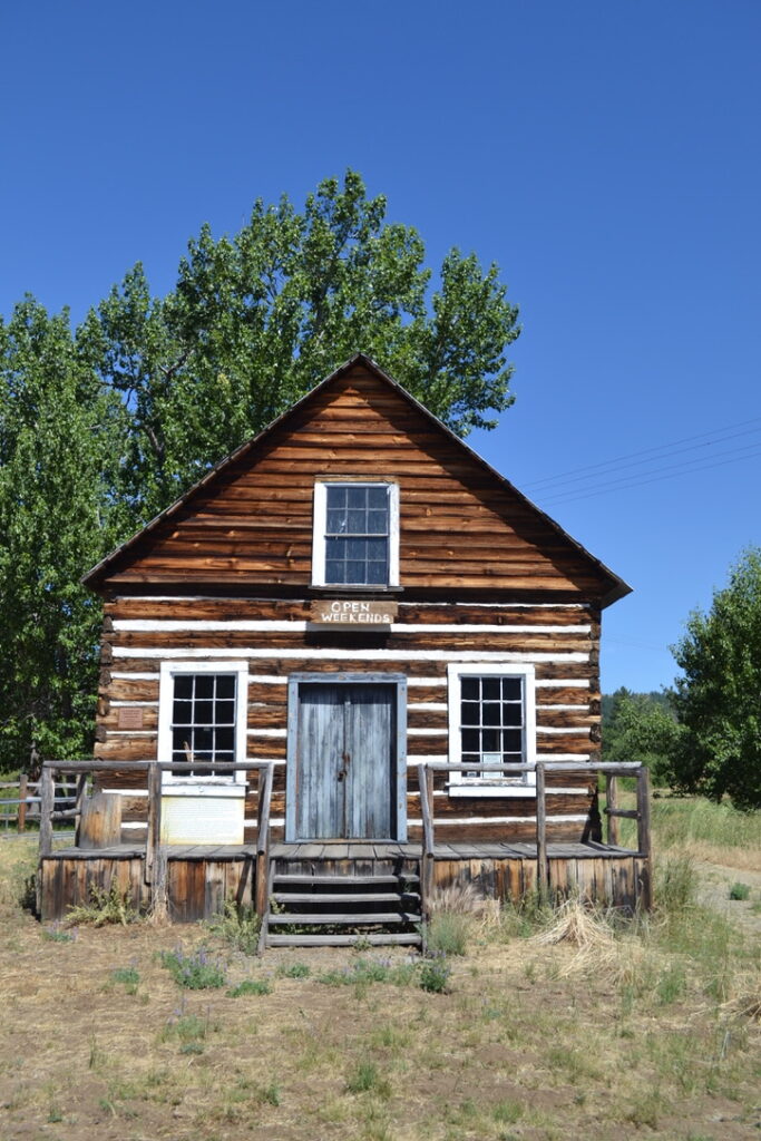 Built around 1856, this is the third of James Beckwourth´s Sierra Valley cabins